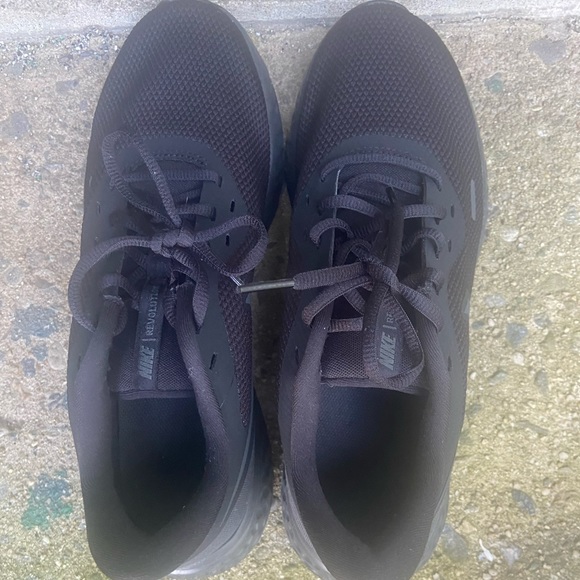 Nike Revolution 7 Men’s Road Running Sneakers - Picture 3 of 3